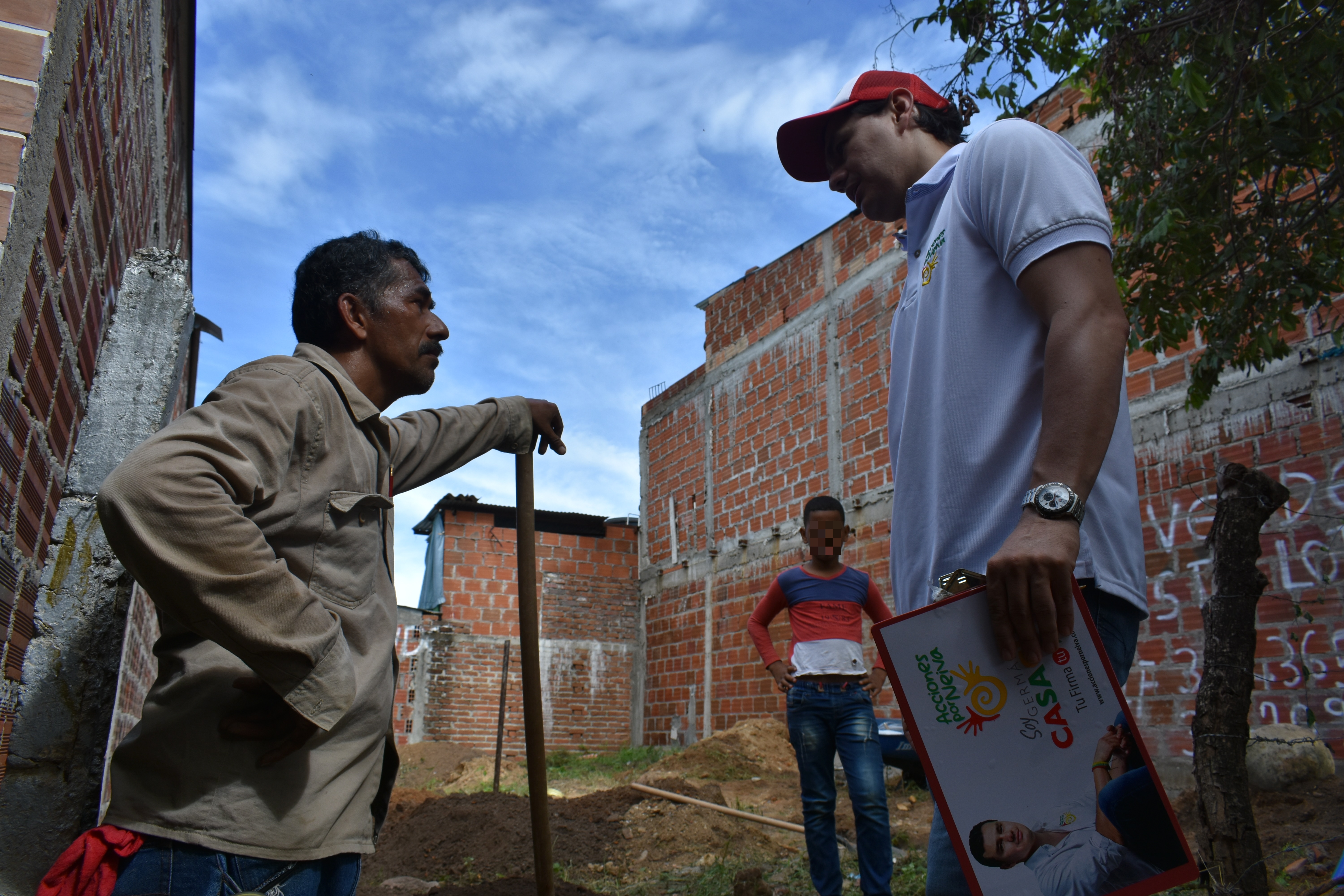  “Mejoraremos oferta de vivienda digna para familias neivanas” Germán Casagua