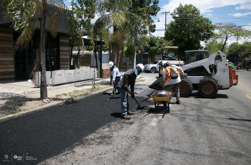  En Neiva avanza pavimentación de vías en zonas críticas para la movilidad