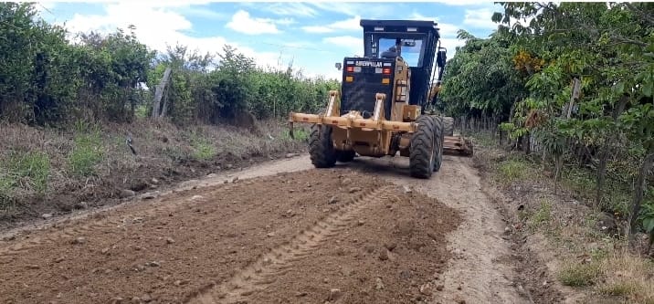  Mejoramiento vial en zona rural de Garzón y Aipe afectada por lluvias